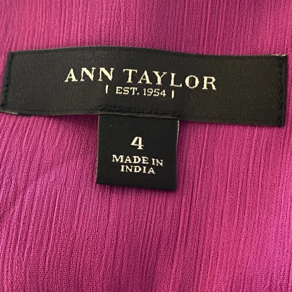 Ann Taylor fuchsia ruffled skirt. - Picture 6 of 7